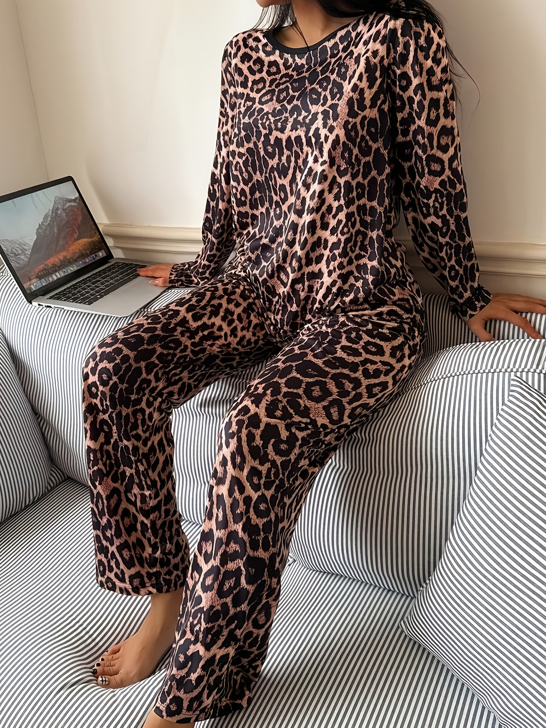 Rosie | Two-piece comfortable lounge set